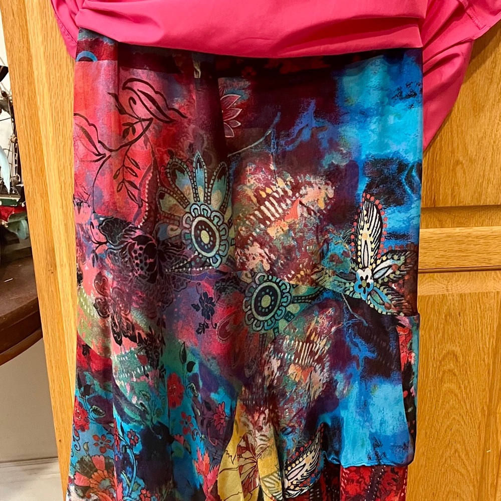 Chico's Asymmetrical Floral Skirt - Red and Blue vintage, silk, size 1, ethereal - Picture 10 of 11